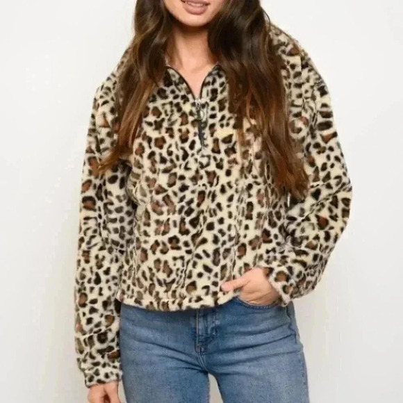 WOMEN'S LEOPARD PRINT FAUX FUR PULLOVER SWEATER - Picture 1 of 3